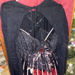 Lord & Taylor Classic Black Sweatshirt